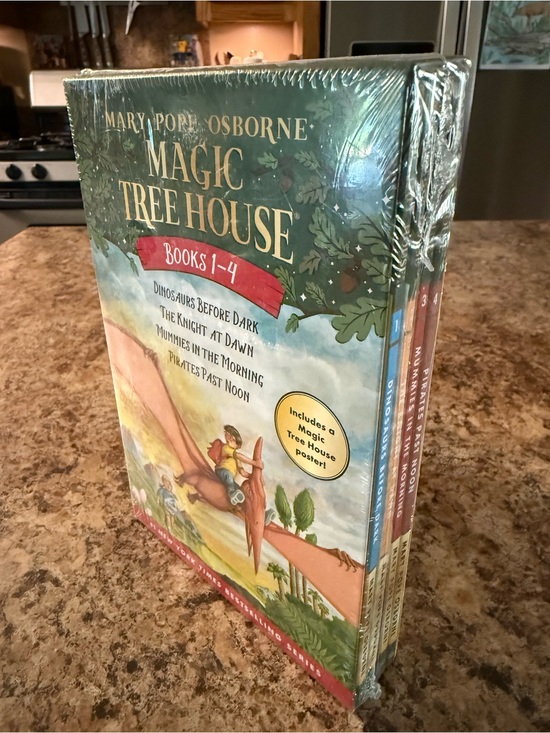 Other - Magic Tree House Books 1-4 Boxed Set - Green